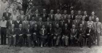 Abiturienci Liceum Przemysłu Hutniczego w 1949 roku oraz komisja egzaminacyjna