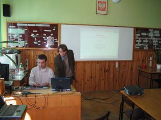 Prezentacja systemu Linux w pracowni 403 Prezentacja systemu Linux w pracowni 403