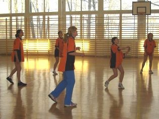 26.01.2006r. - IV LO im. Norwida w Ostrowcu w. - Turniej Piki Siatkowej Dziewczt
